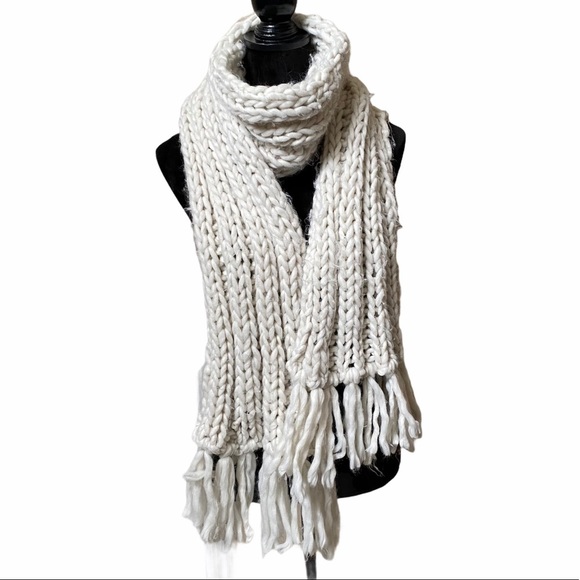 Pac Sun Me To We Chunky Knit Off White Fringe Scarf - Picture 1 of 9